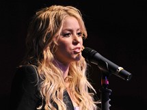 Shakira pevzala ocenn umlkyn roku od Harvardovy univerzity.
