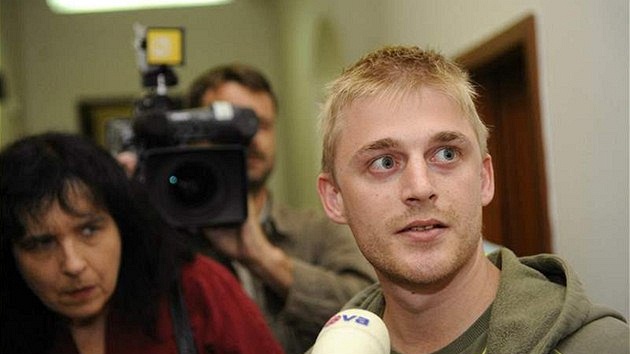 Ondej Holous u soudu kvli zásahu policie na CzechTeku 2005 (9.7.2008)