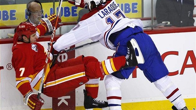 Calgary - Montreal, Laraque Calgary - Montreal, Laraque