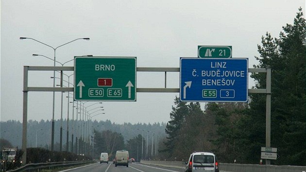 Dálnice D1 - konec nejstaršího úseku českých dálnic, sjezd na Mirošovice Dálnice D1 - konec nejstaršího úseku českých dálnic, sjezd na Mirošovice