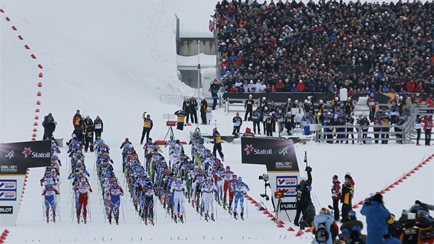 start skiatlonu na 30 kilometr v rámci MS v Oslu
