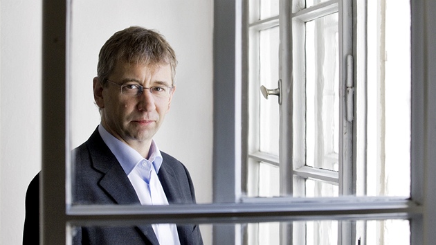 Jaromír Drábek, ministr práce a sociálních věcí. Jaromír Drábek, ministr práce a sociálních věcí.