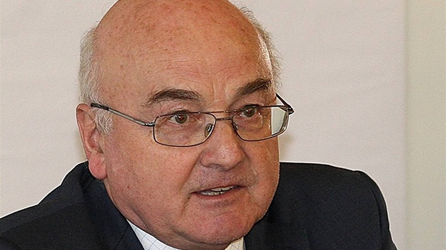 Nový děkan plzeňské právnické fakulty Květoslav Růžička Nový děkan plzeňské právnické fakulty Květoslav Růžička