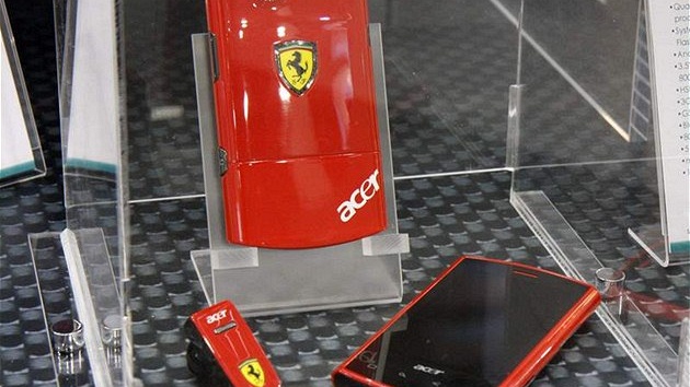 Acer Liquid E v barvách Ferrari
