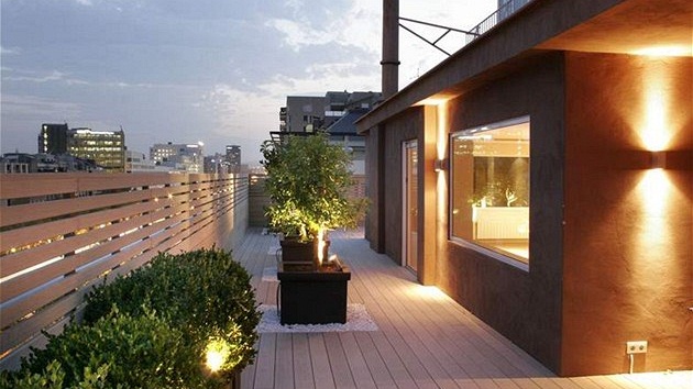 Woodplastic představuje ideální řešení pro moderní terasu Woodplastic představuje ideální řešení pro moderní terasu