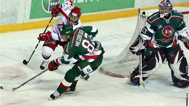Momentka z utkání Jaroslavl - Kazaň (v zeleném) . Momentka z utkání Jaroslavl - Kazaň (v zeleném) .