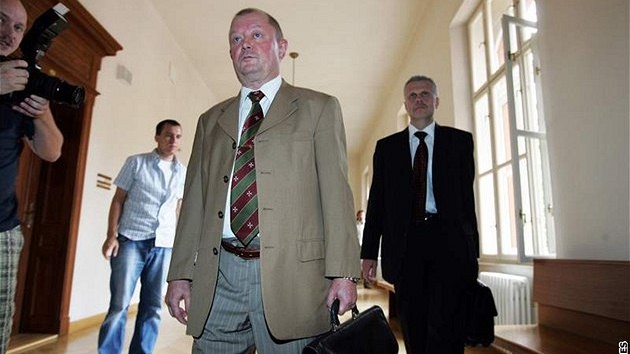 Advokát Nováček se svým právním zástupcem u soudu v kauze Diag Human Advokát Nováček se svým právním zástupcem u soudu v kauze Diag Human