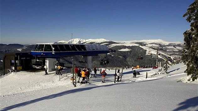 Nejvtí eské stedisko Skiareál pindlerv Mlýn letos zdraí jednodenní skipas.