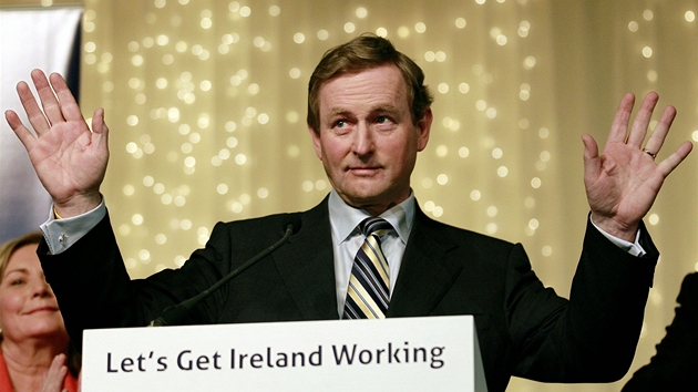 V irských volbách zvítězila opozice, příštím irským premiérem se stane šéf strany Fine Gael Enda Kenny. V irských volbách zvítězila opozice, příštím irským premiérem se stane šéf strany Fine Gael Enda Kenny.