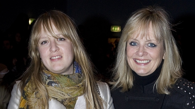 Londýnský týden módy - Twiggy se svou dcerou na pehlídce Bora Aksu (2011).