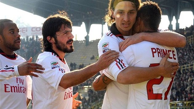 KRÁSA. Fotbalisté AC Milán si uili za pkného poasí výhru v Boloni. 