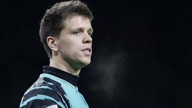 CHOPIL SE ŠANCE. Brankář Wojciech Szczesny byl v utkání s Manchesterem United jedním z nejlepších hráčů Arsenalu. CHOPIL SE ŠANCE. Brankář Wojciech Szczesny byl v utkání s Manchesterem United jedním z nejlepších hráčů Arsenalu.