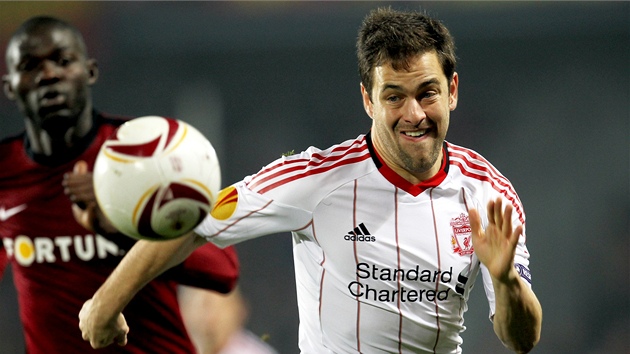 NAHRADÍ GERRARDA? V prvním utkání Liverpoolu se Spartou záložník Joe Cole neohromil. NAHRADÍ GERRARDA? V prvním utkání Liverpoolu se Spartou záložník Joe Cole neohromil.