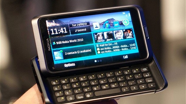 Nokia E7 na veletrhu Nokia World