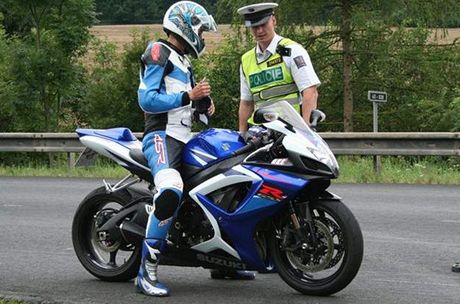 Policisté na Blanensku pi dopravn bezpenostní akci zamené na motorkáe.
