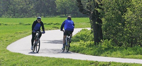 Loni se v esku otevelo 300 kilometr cyklostezek. Ilustraní foto