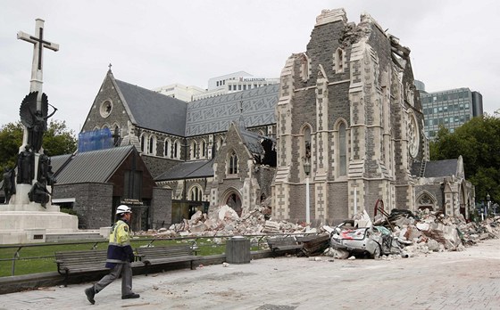 Kostel v Christchurchu poniený zemtesením (2. bezna 2011)