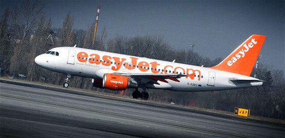 EasyJet vytlauje z Prahy konkurenní WizzAir (ilustraní snímek)