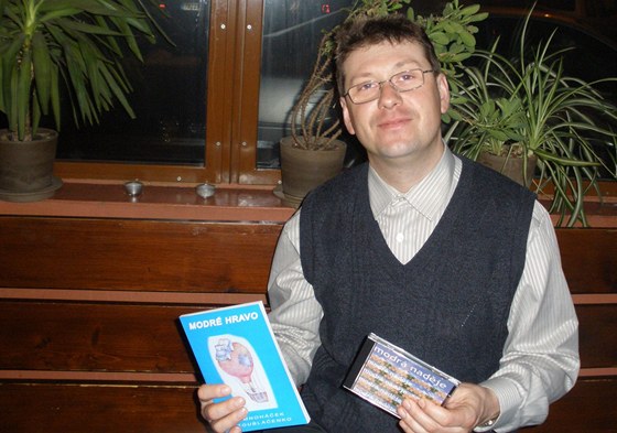 Mnoháek Zgublaenko je uznávaný básník s Aspergerovým syndromem