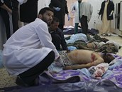 Libyjt lkai oetuj zrann v Adedabji (3. bezna 2011)