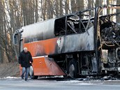 Vyhoel autobus, kterm jeli na zpas mal hokejist brnnsk Komety, na silnici .50 nedaleko obce Star Hut 