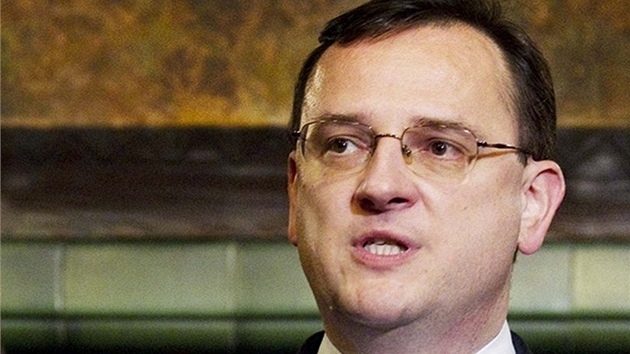 Premiér Petr Nečas na tiskové konferenci po jednání grémia ODS. (20. prosince 2010) Premiér Petr Nečas na tiskové konferenci po jednání grémia ODS. (20. prosince 2010)