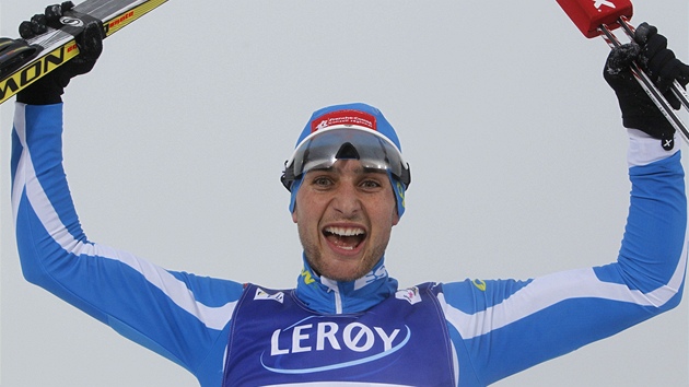 MISTR. Francouzský sdruženář Jason Lamy Chapuis ovládl na MS v Oslu závod na velkém můstku. MISTR. Francouzský sdruženář Jason Lamy Chapuis ovládl na MS v Oslu závod na velkém můstku.