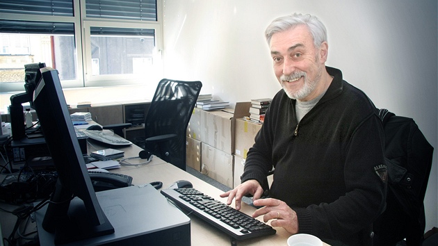 Moderátor Jan Rosák při on-line rozhovoru se čtenáři iDNES.cz. (8. března 2011) Moderátor Jan Rosák při on-line rozhovoru se čtenáři iDNES.cz. (8. března 2011)