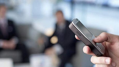 O silvestrovské plnoci uivatelé pravideln trhají rekordy v posílání SMS