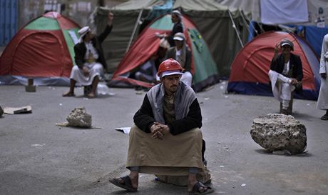 Pi protestech v jemenské metropoli Saná zemely desítky lidí (18.bezna 2011)
