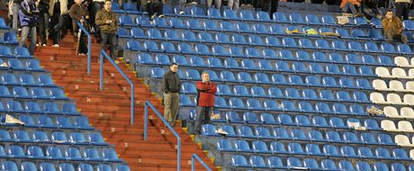 Fanouci Baníku Ostrava budou v prvních kolech svj tým podporovat zejm na stadionu ve Vítkovicích, situaci ale komplikuje demolice betonových ochoz