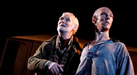 Z inscenace Frankenstein, kterou pro londnsk divadlo nastudoval Danny Boyle