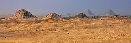 Pyramidové pole v Abúsíru