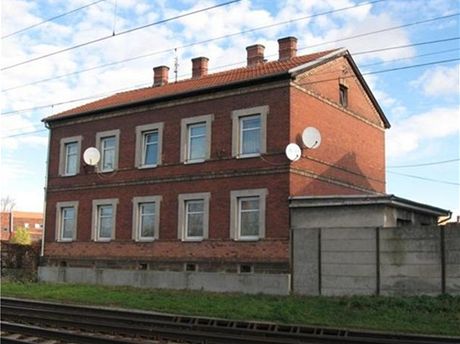 eské dráhy prodávají i bytový dm ve Vranovicích. Jeho cena je stanovena na 1,3 milionu korun.
