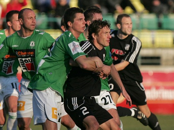 Michal Ková ( na ilustraní snímku s íslem dv) vstelil zlínské rezerv dva góly.