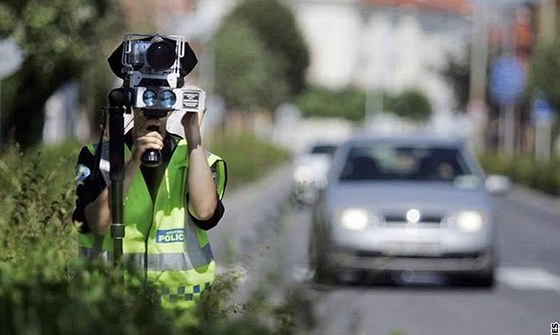 Hazardující idie dokáe asto zastavit jen hrozba, e je zamí radar (ilustraní foto).