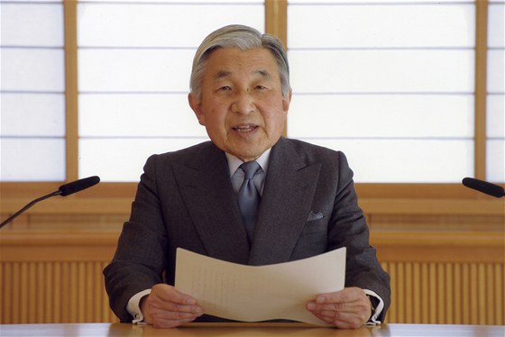 Japonský císa Akihito pednesl 16. bezna 2011 svj vbec první televizní...