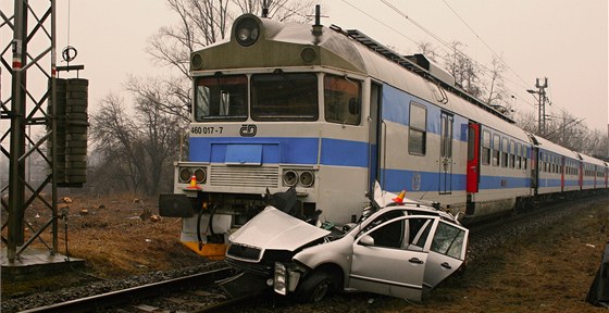 Sráka vlaku s autem (Ilustraní snímek).