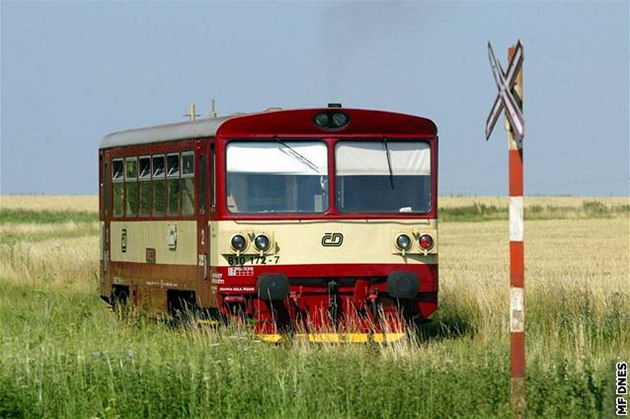 Veteránem na eské eleznici je pl století starý motorák ady 830