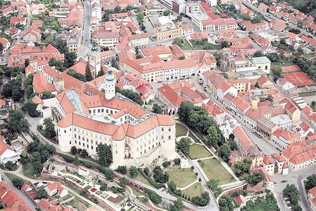 Letecký snímek zámku Mikulov