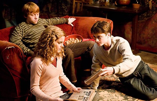 Moc romantiky, íkají diváci, kteí byli na první testovací projekci estého Harryho Pottera.
