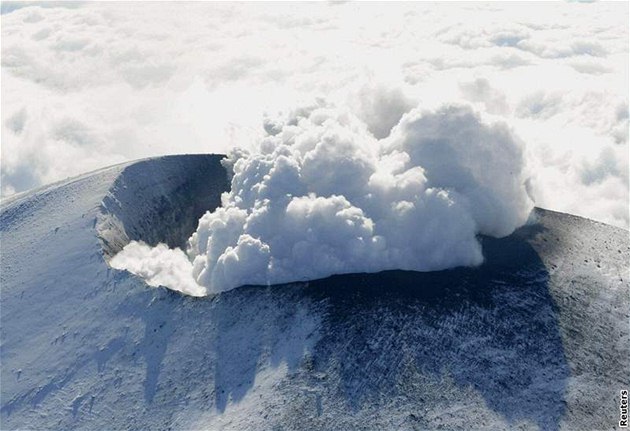Japonská sopka Asama se probudila k innosti.