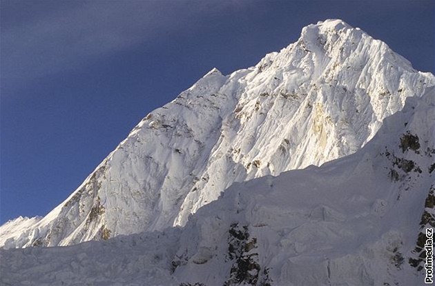 Podaí se? Rod Baber si chce z vrcholu Everestu zavolat...