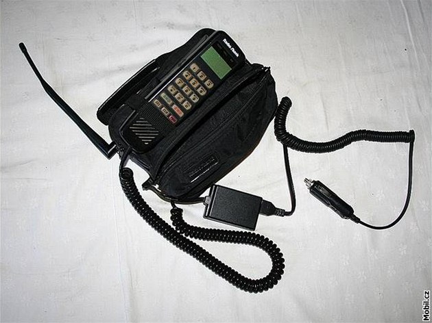 Mobilní telefony ze sbírky Petra vábeníka