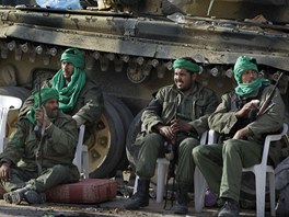Kaddfho vojci na vchod Libye (14. bezna 2011)