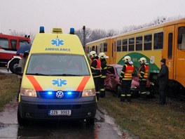 Msto stetu vlaku s automobilem na Zlnsku.