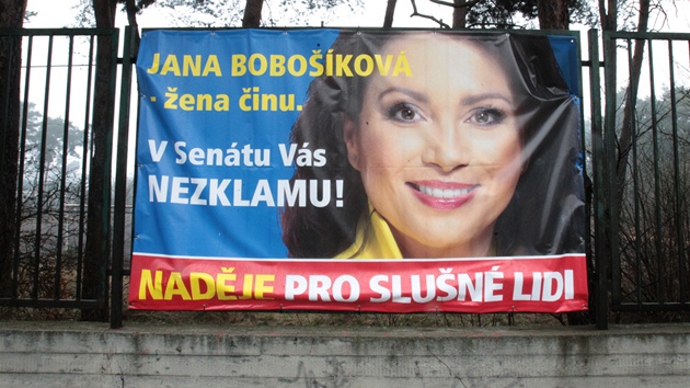 Billboard kandidátky Jany Bobošíkové do doplňovacích senátních voleb na Kladensku. Billboard kandidátky Jany Bobošíkové do doplňovacích senátních voleb na Kladensku.