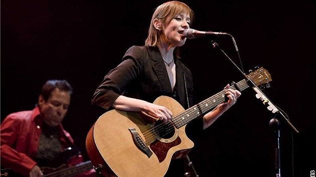 Suzanne Vega vystoupí tikrát s echomorem a poté sólov na filmové kole v Uherském Hraditi.