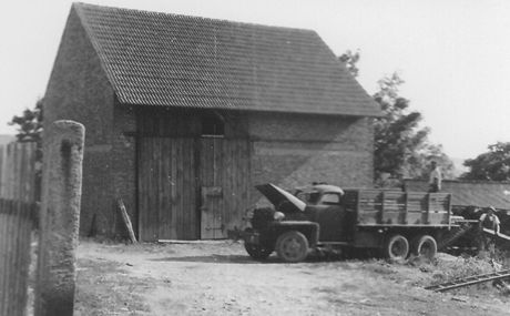 Obec Kolvn v Brdech musela v 50. letech ustoupit vojenskmu jezdu