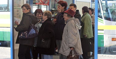 Fronta na ipové karty pro MHD zdarma ve Frýdku-Místku.